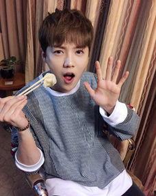 娱乐吃瓜酱嘴硬的女孩